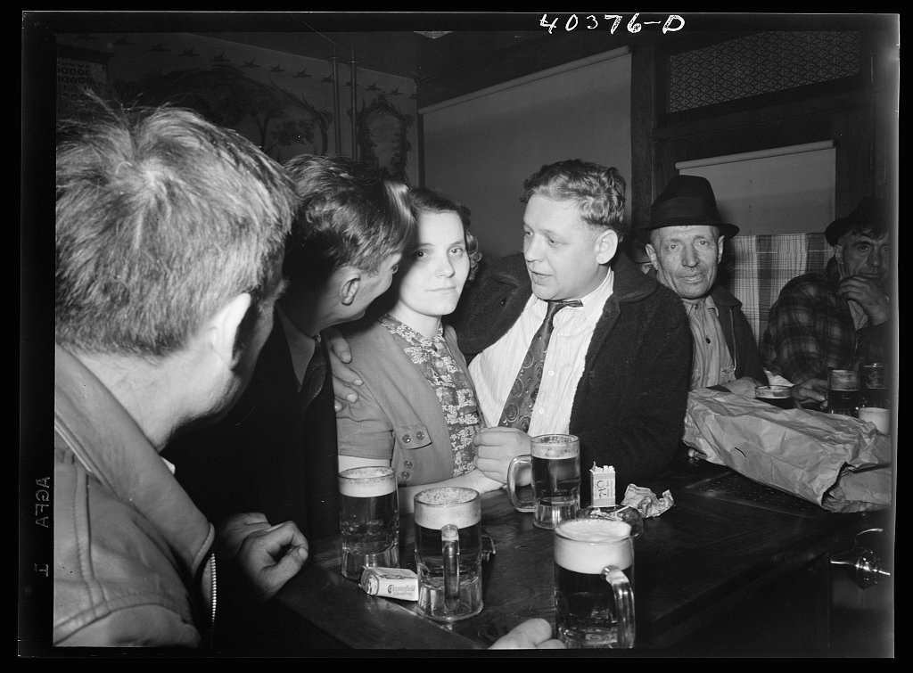 People at Filipek's bar in Shenandoah Pennsylvania in 1938